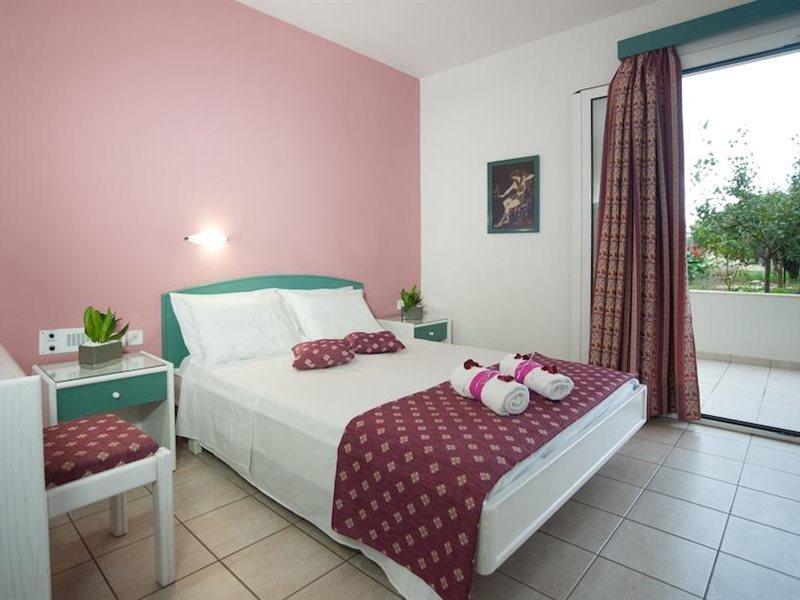Theoni Apartments Малиа Экстерьер фото