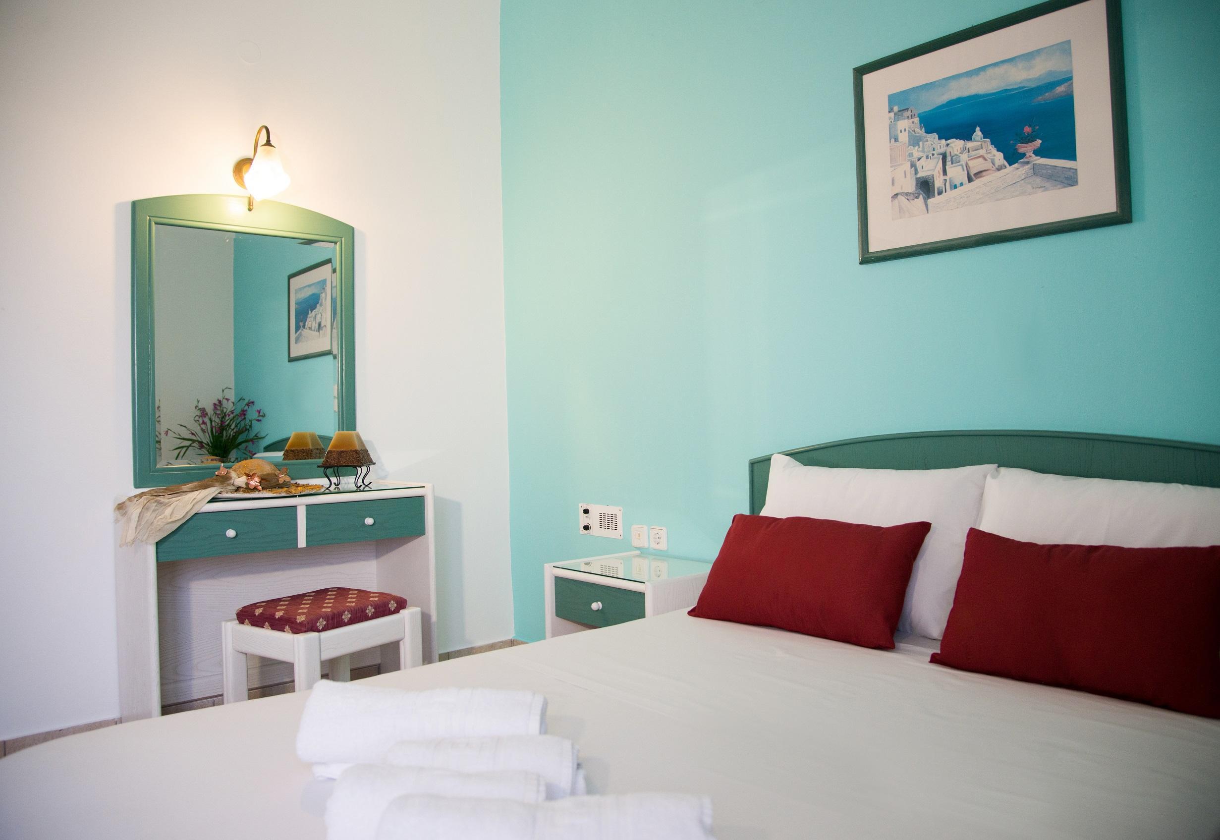 Theoni Apartments Малиа Экстерьер фото