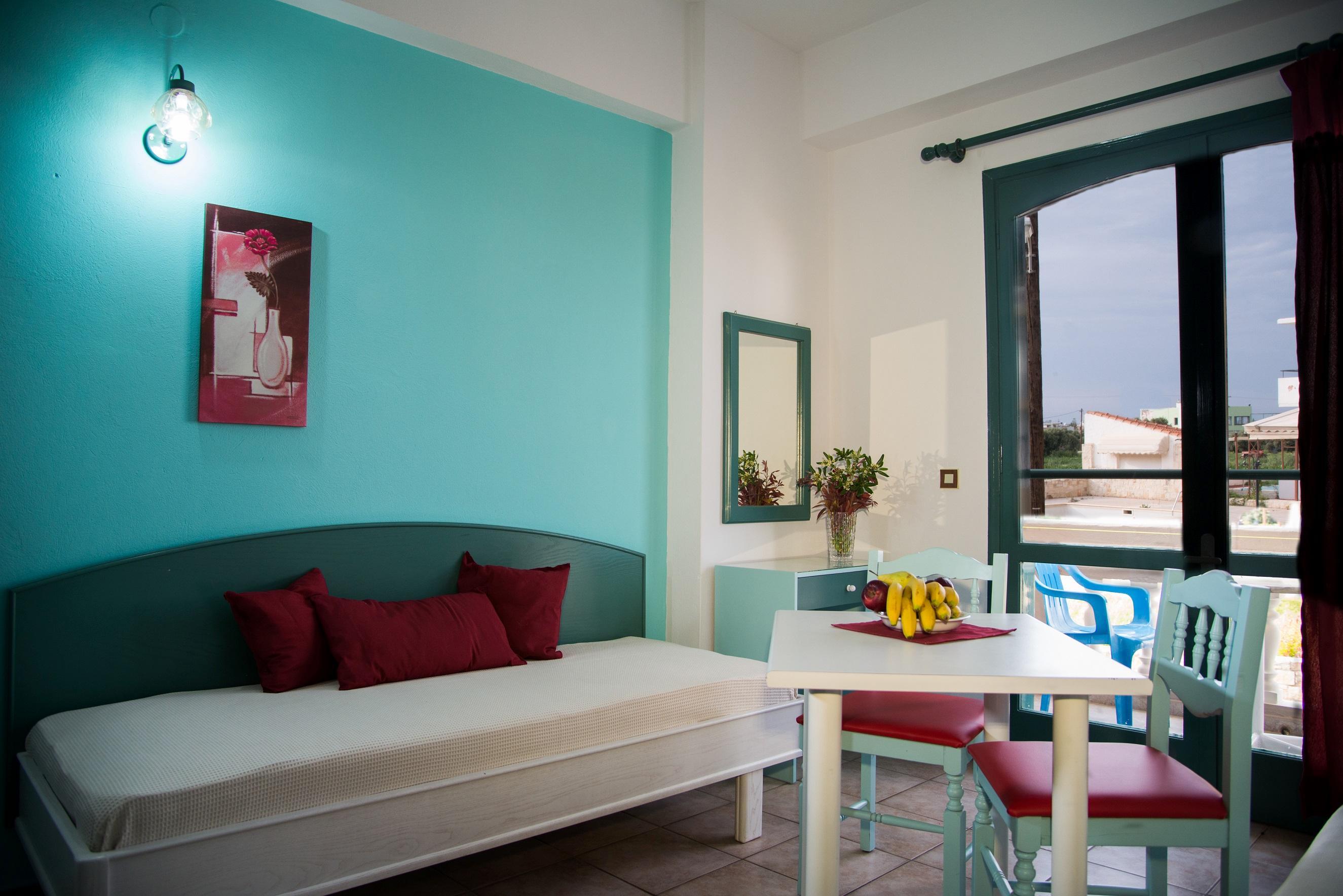 Theoni Apartments Малиа Экстерьер фото