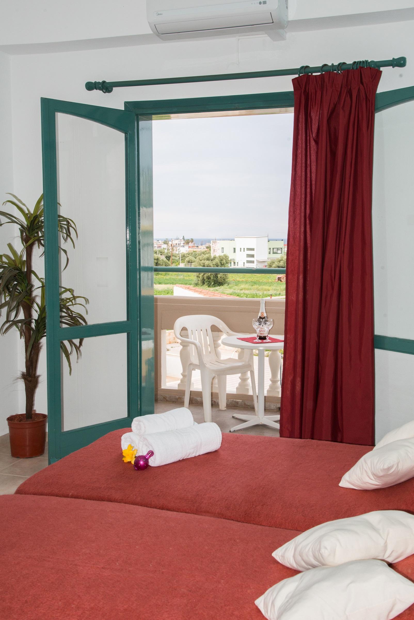 Theoni Apartments Малиа Экстерьер фото