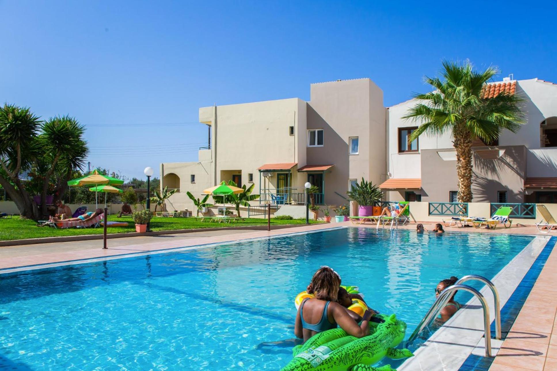 Theoni Apartments Малиа Экстерьер фото