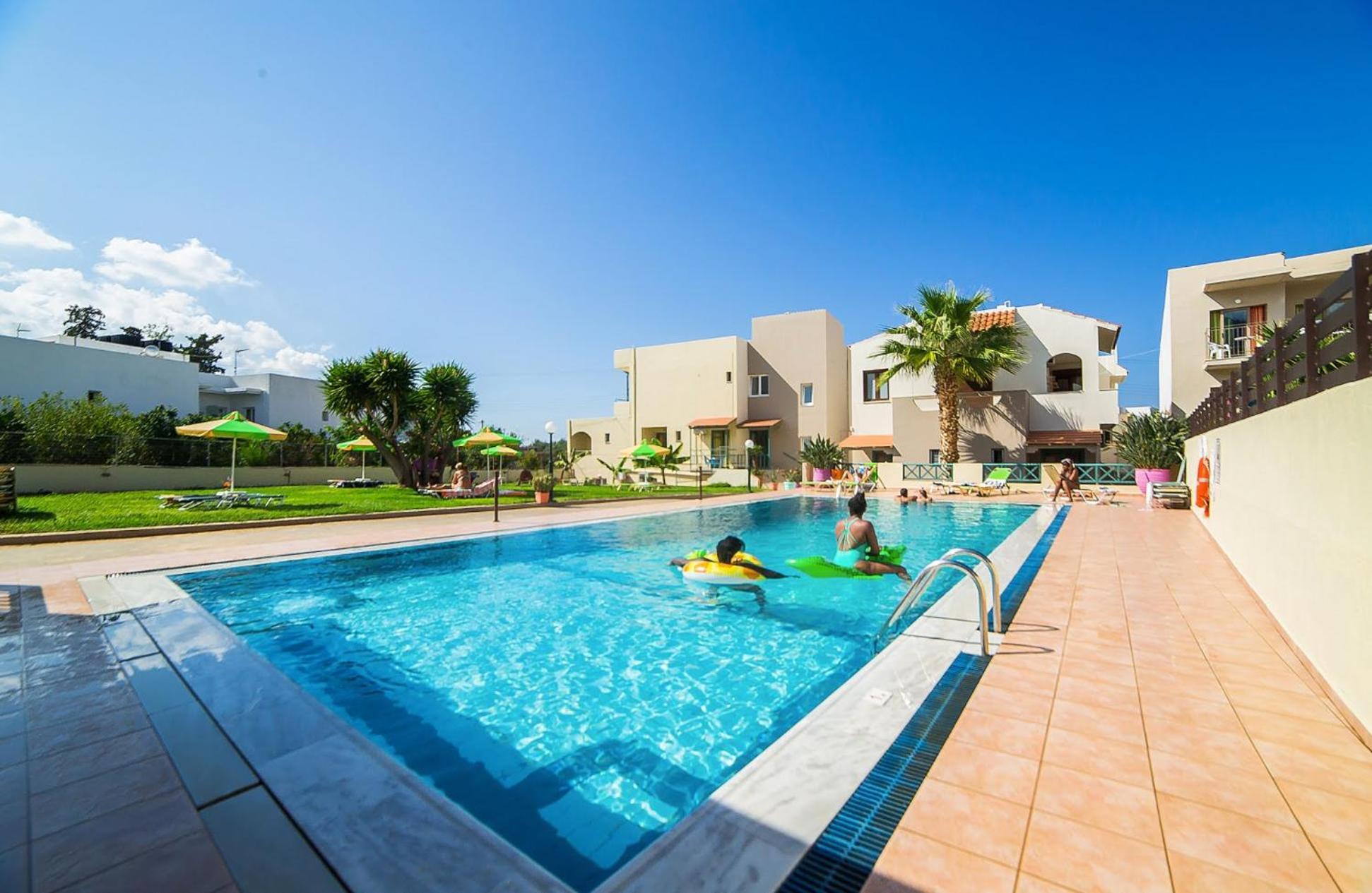 Theoni Apartments Малиа Экстерьер фото