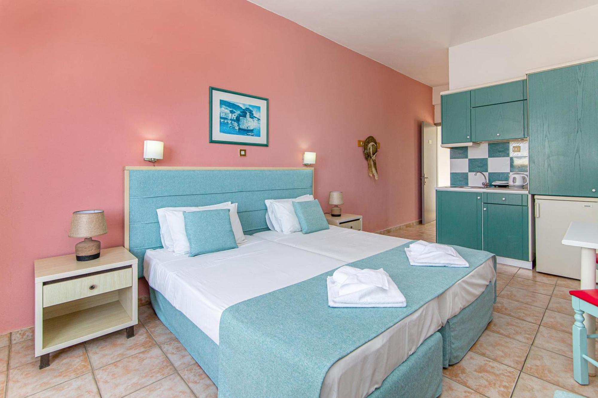 Theoni Apartments Малиа Экстерьер фото