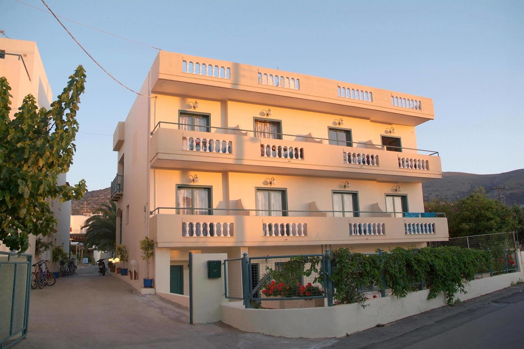 Theoni Apartments Малиа Экстерьер фото